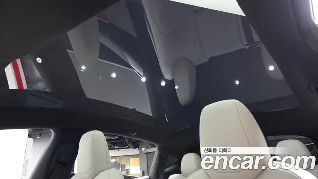 Tesla Model Y — Фото автомобиля 25
