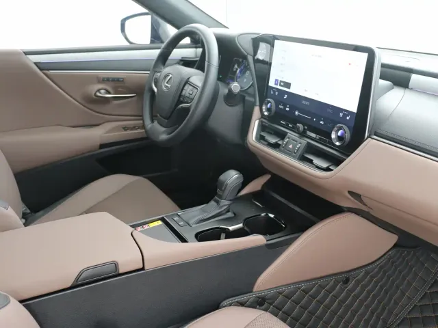 Lexus ES — Фото автомобиля 12