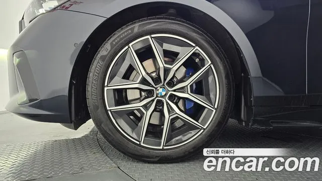 BMW 5-Series — Фото автомобиля 5