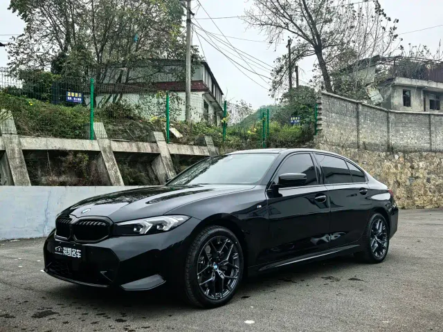 Фотография автомобиля — BMW 3 Series