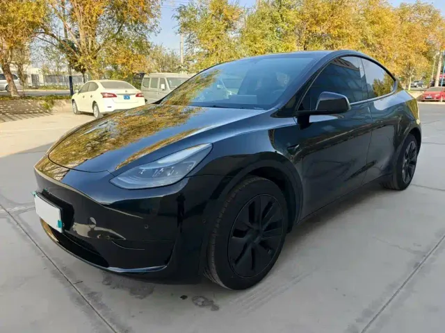 Фотография автомобиля — Tesla Model Y