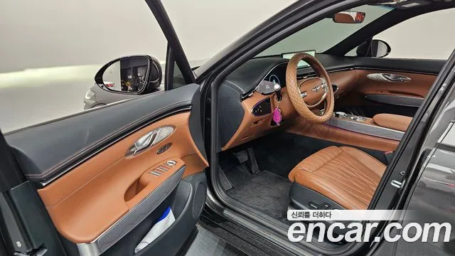 Genesis GV70 2.5T Бензин AWD — Фото автомобиля 8