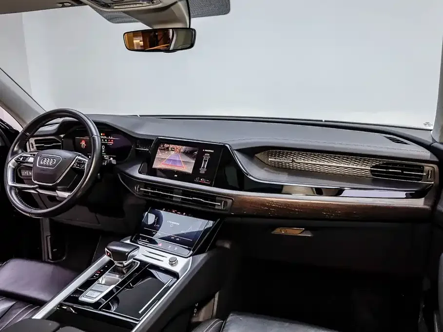 Audi Audi Q6 2024 40 TFSI quattro Cloud View Yulin Package 7-seater — Фото автомобиля 26