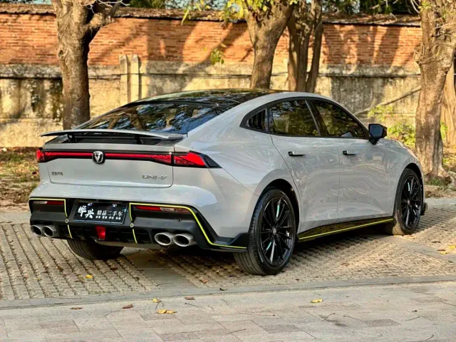 Changan UNI-V — Фото автомобиля 4