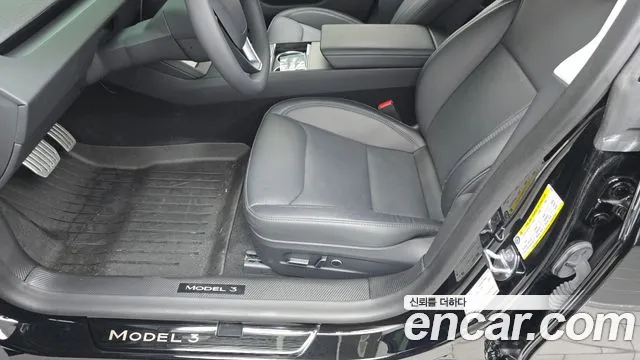Tesla Model 3 — Фото автомобиля 24