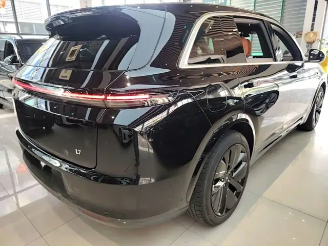 Li Auto L7 — Фото автомобиля 6
