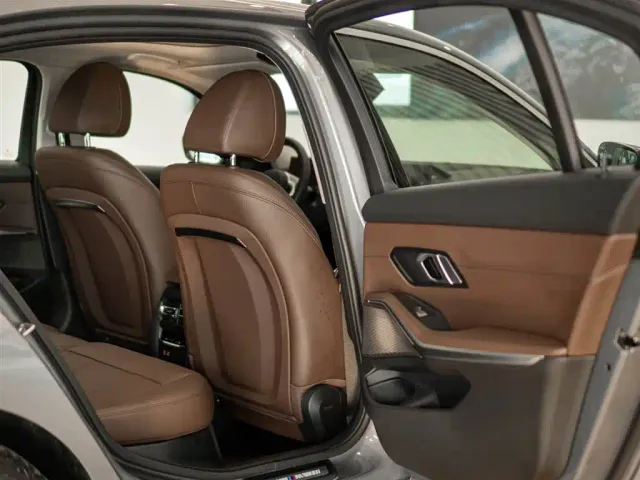 BMW 3 Series — Фото автомобиля 17