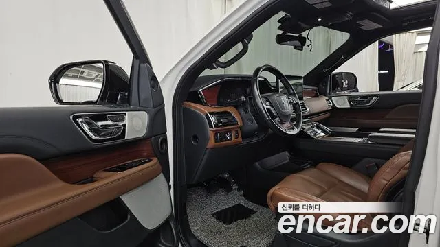 Lincoln Navigator — Фото автомобиля 7