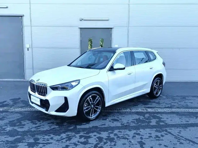 Фотография автомобиля — BMW X1