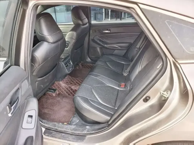 Toyota Avalon — Фото автомобиля 5