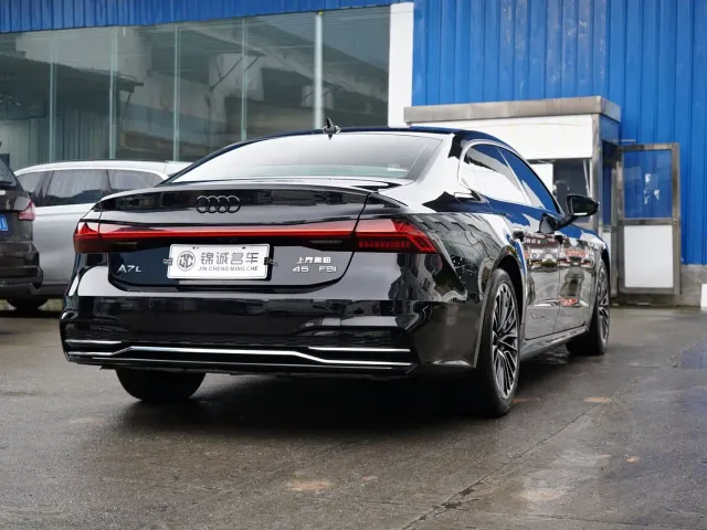 Audi A7L — Фото автомобиля 9