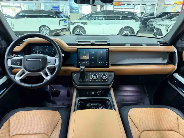Land Rover Defender — Фото автомобиля 18