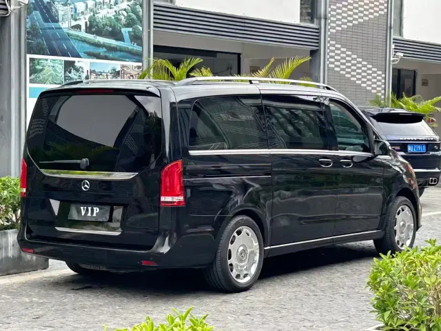Mercedes-Benz V-Class — Фото автомобиля 16