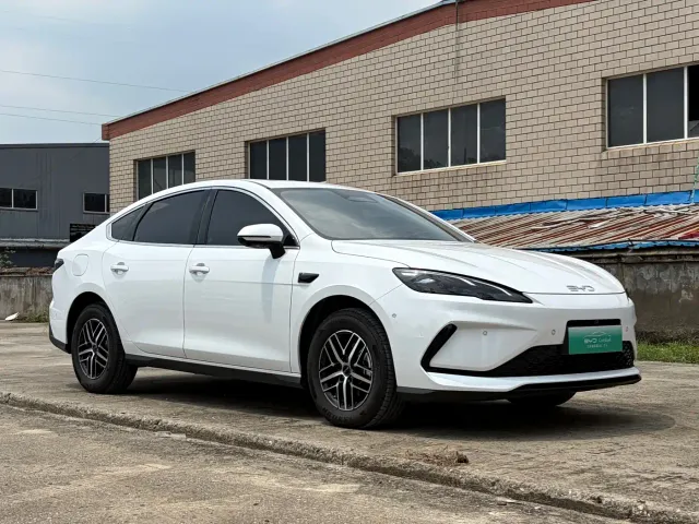 BYD Seal 05 DM-i — Фото автомобиля 3