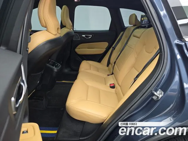 Volvo XC60 2nd Gen — Фото автомобиля 10