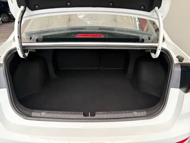 Geely Emgrand — Фото автомобиля 15