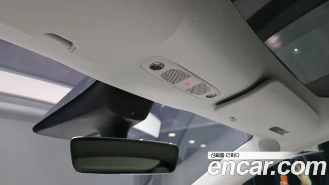 Tesla Model Y — Фото автомобиля 24