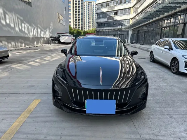 Hongqi E-QM5 — Фото автомобиля 2