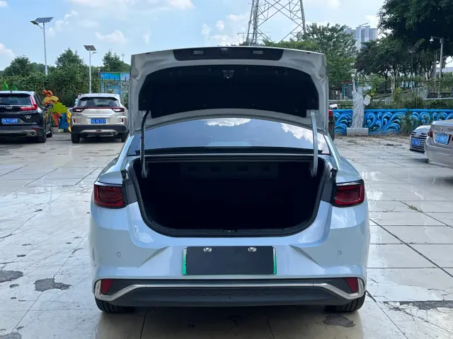 Geely Emgrand L — Фото автомобиля 24