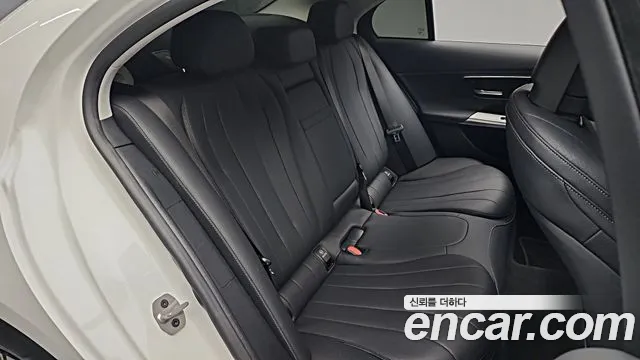 Mercedes-Benz E-Class W214 — Фото автомобиля 11