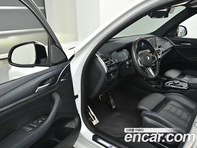 BMW iX3 — Фото автомобиля 11