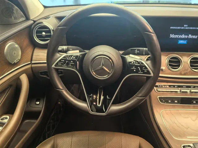 Mercedes-Benz E-Class — Фото автомобиля 10