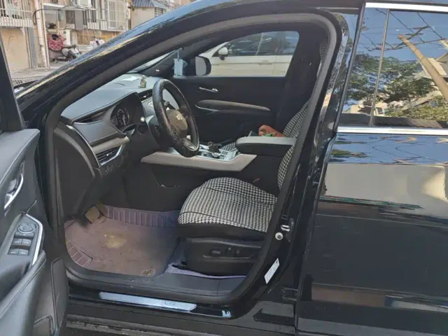 Cadillac XT4 — Фото автомобиля 9