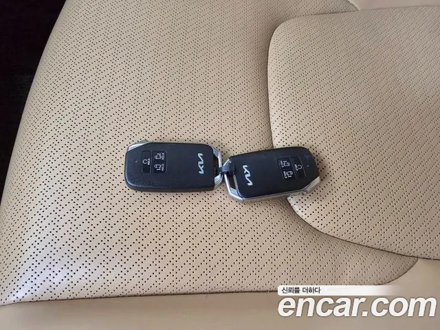 Kia Carnival Generation 4 — Фото автомобиля 16
