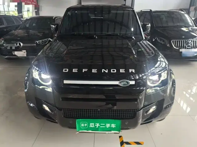 Land Rover Defender — Фото автомобиля 2