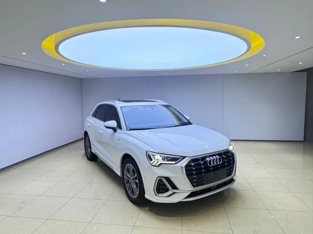 Audi Q3 — Фото автомобиля 3