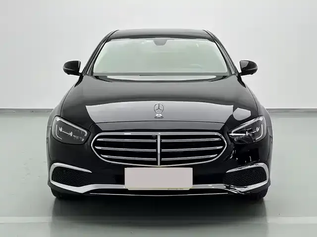 Mercedes-Benz E-Class — Фото автомобиля 4