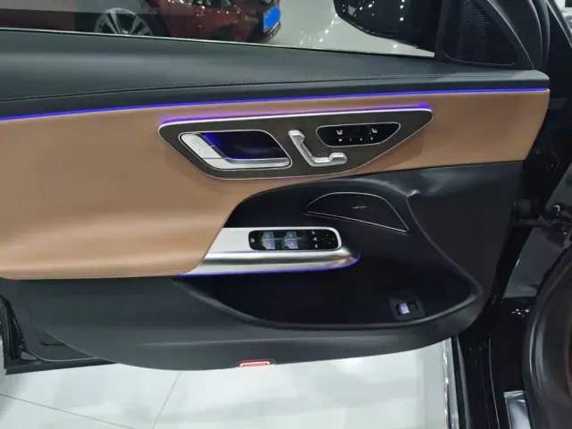 Mercedes-Benz E-Class — Фото автомобиля 7