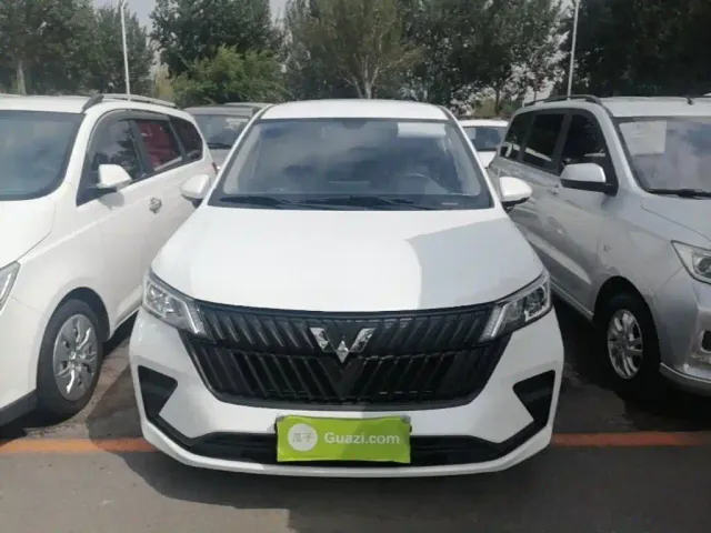 Wuling Jiachen — Фото автомобиля 2
