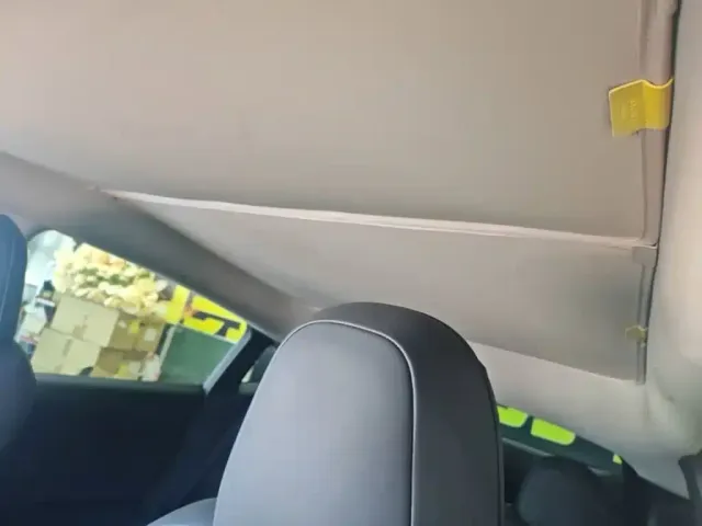 Tesla Model Y — Фото автомобиля 13
