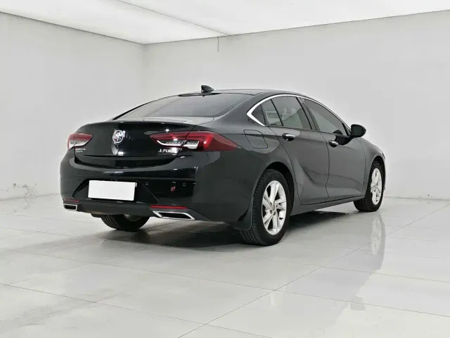 Buick Regal — Фото автомобиля 6