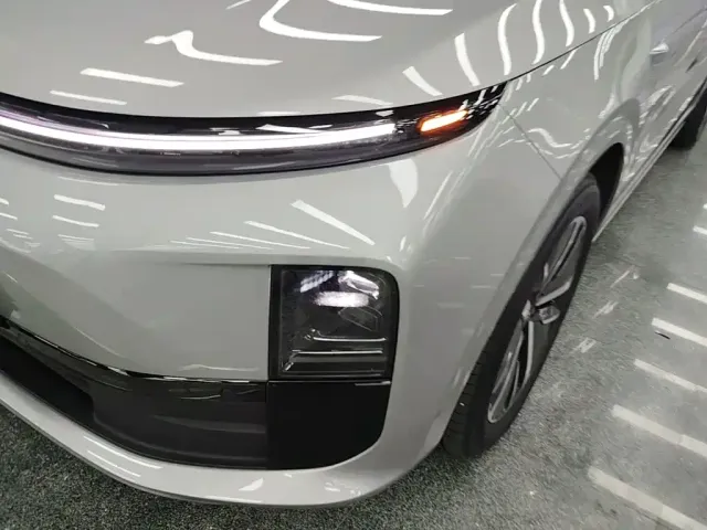 Li Auto L6 — Фото автомобиля 23