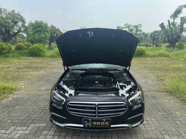 Mercedes-Benz E-Class — Фото автомобиля 20