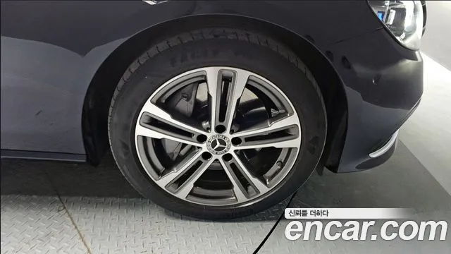 Mercedes-Benz E-Class E-класс W213 E350 4MATIC Avantgarde — Фото автомобиля 5