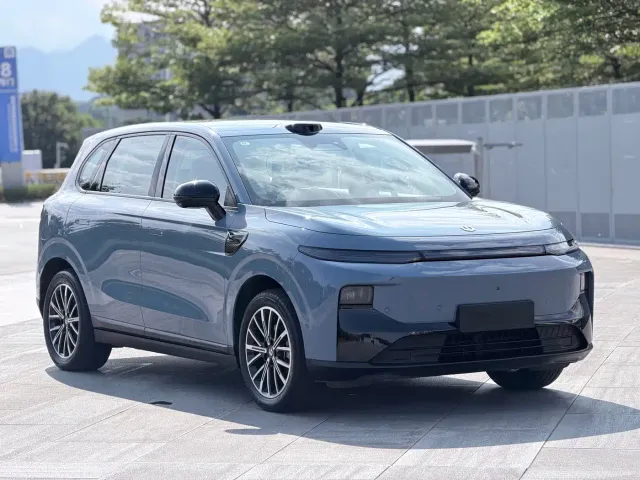 Leapmotor B10 — Фото автомобиля 3
