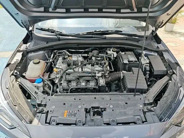 Roewe i5 — Фото автомобиля 19