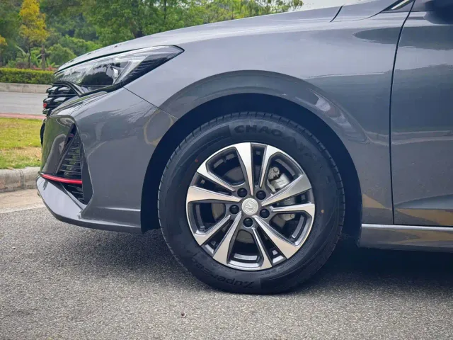 Changan Eado — Фото автомобиля 6