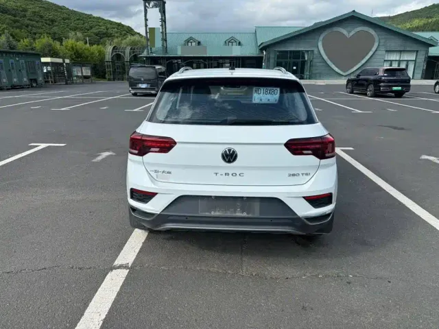 Volkswagen T-Roc — Фото автомобиля 5