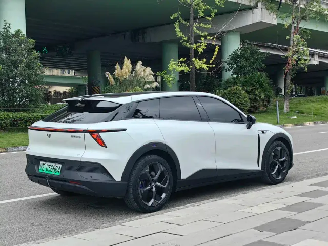 Jiyue Ji Yue 01 — Фото автомобиля 7