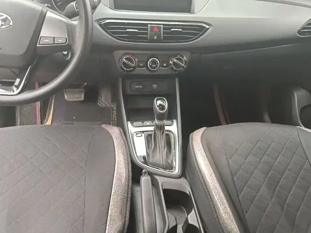 Hyundai Elantra — Фото автомобиля 13