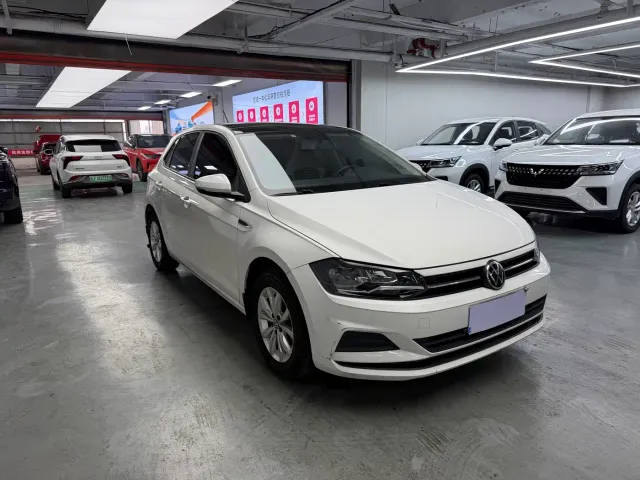 Volkswagen Polo — Фото автомобиля 3