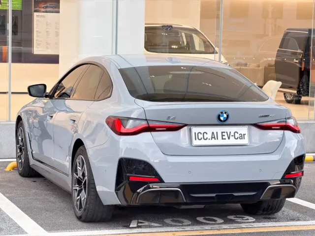 BMW i4 — Фото автомобиля 6