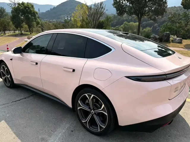 Nio ET5 — Фото автомобиля 6