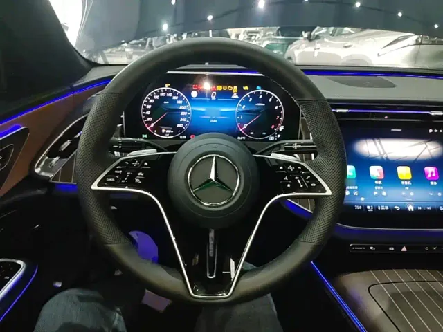 Mercedes-Benz E-Class — Фото автомобиля 10