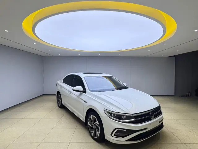 Volkswagen Bora — Фото автомобиля 3