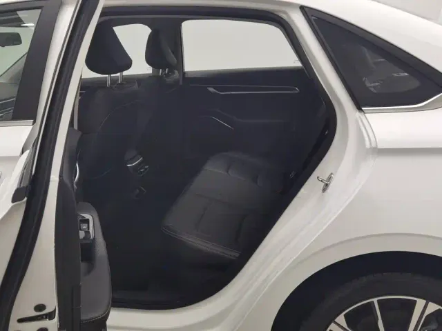 Geely Emgrand — Фото автомобиля 15